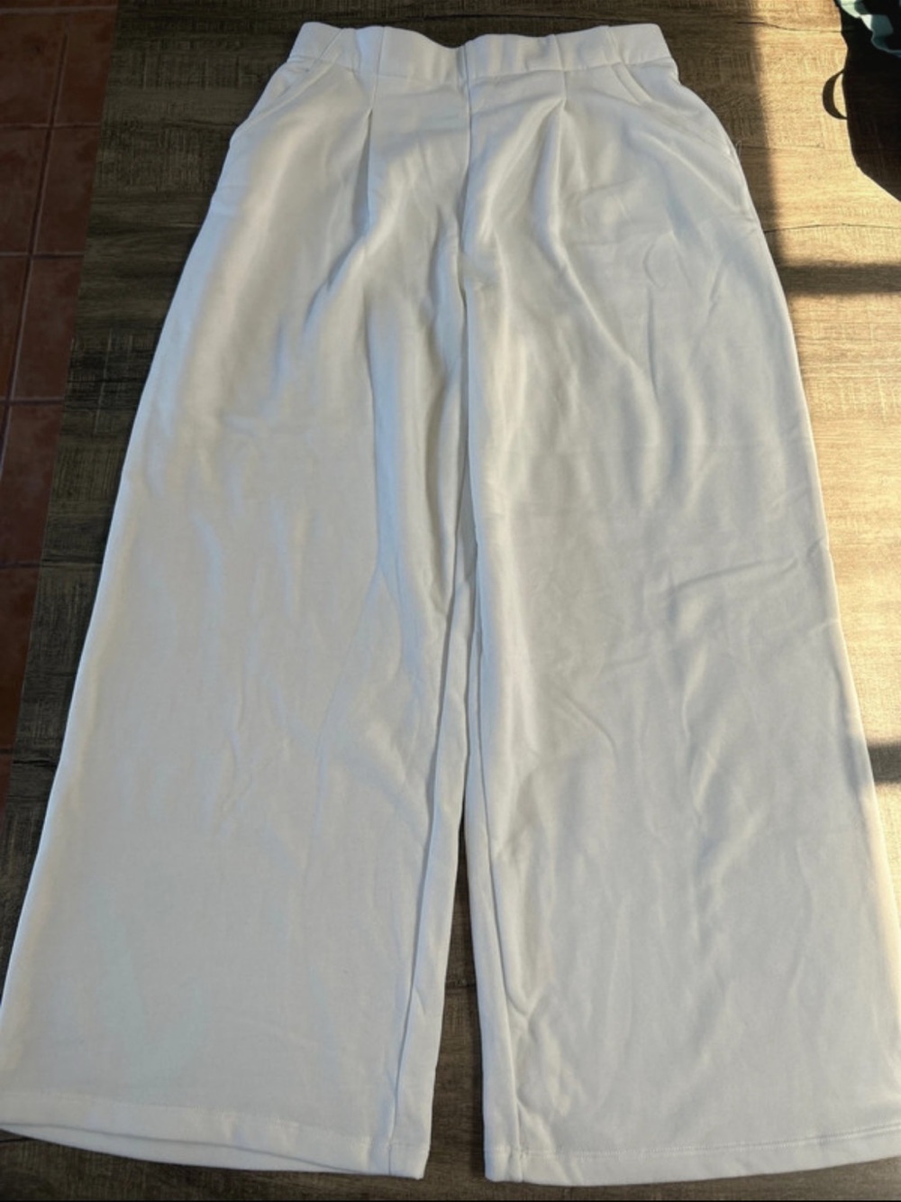 HALARA Men's White Wide-Leg Chinos